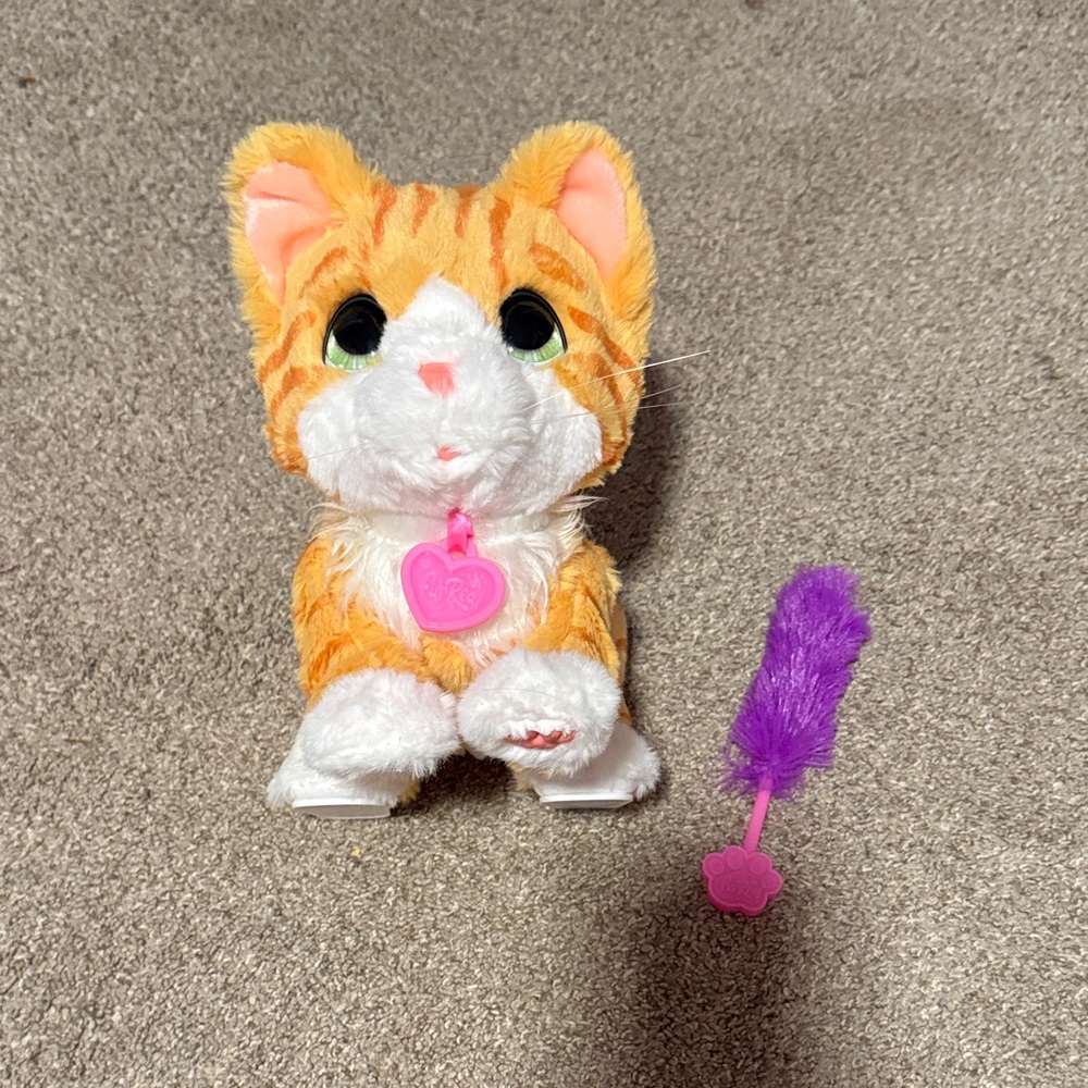 Hasbro Furreal Pets Bella the Biscuit Making Kitten -LIKE NEW-